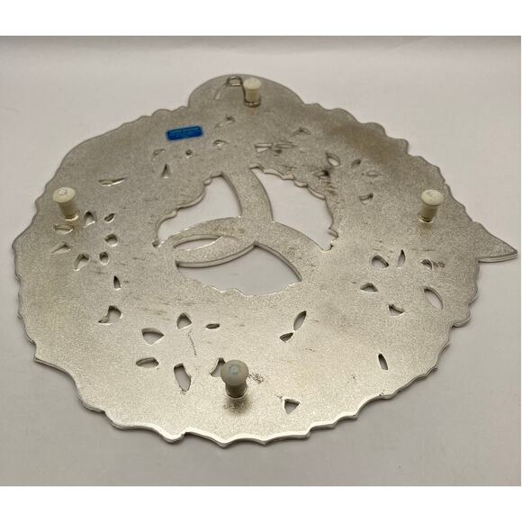 Vintage WM A. Rogers Holiday Christmas Wreath Silver Plated Trivet - Picture 6 of 8